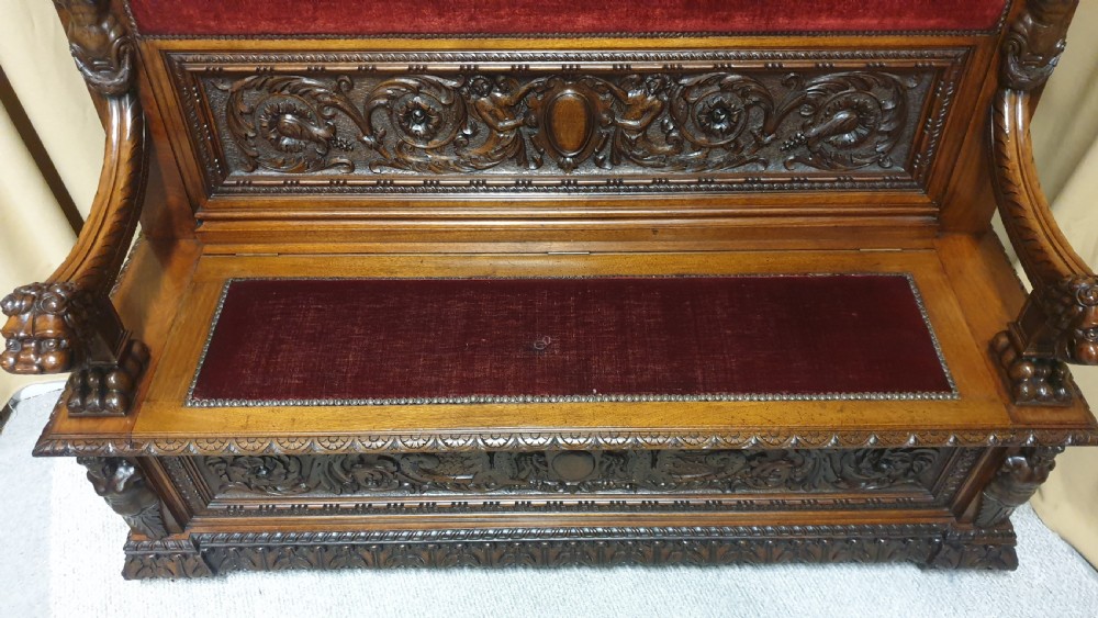 Magnificent Walnut Bench 'Gillows of lancaster' View XIV