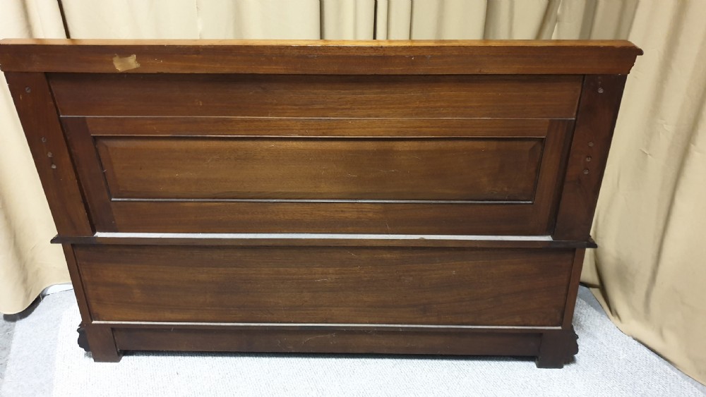 Magnificent Walnut Bench 'Gillows of lancaster' View XVII