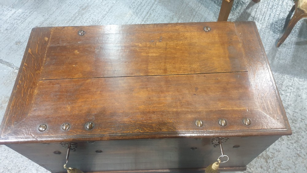 Double Lock Oak Coffer View III