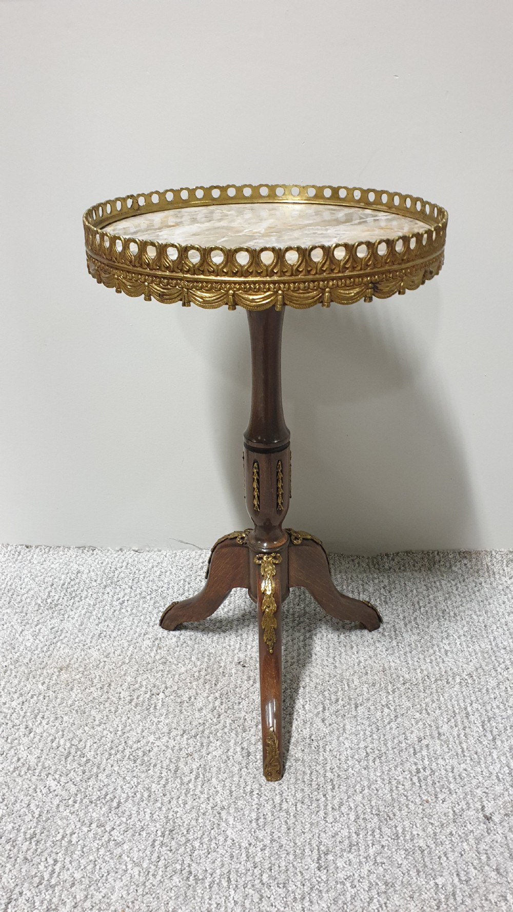 Nice French Pedestal Table