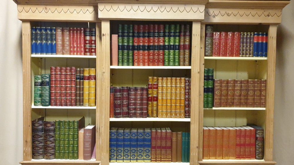 Outstanding Regency Style Breakfront Pine Bookcase c.1930 View VIII