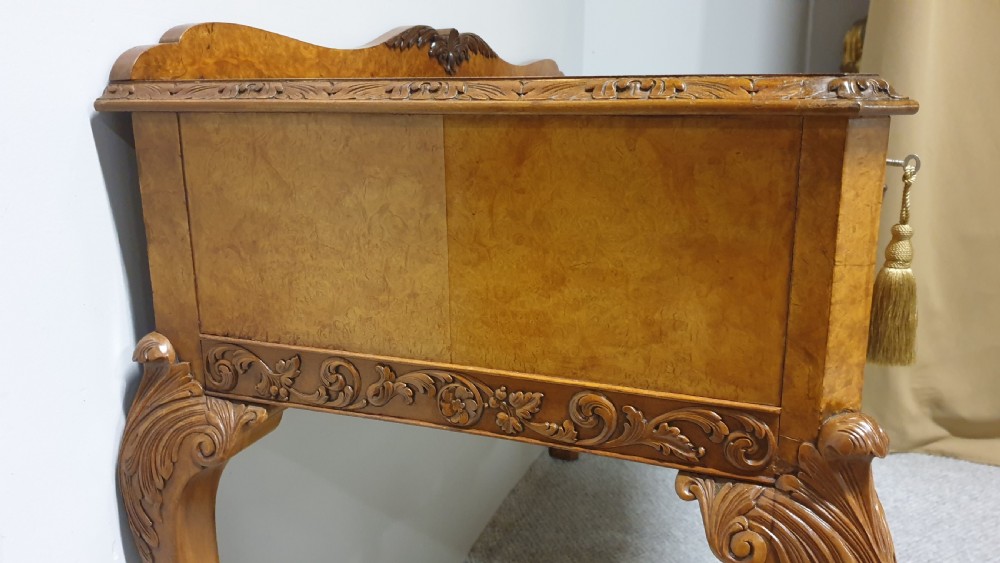 Superb Quality Burr Walnut Sideboard View XIII