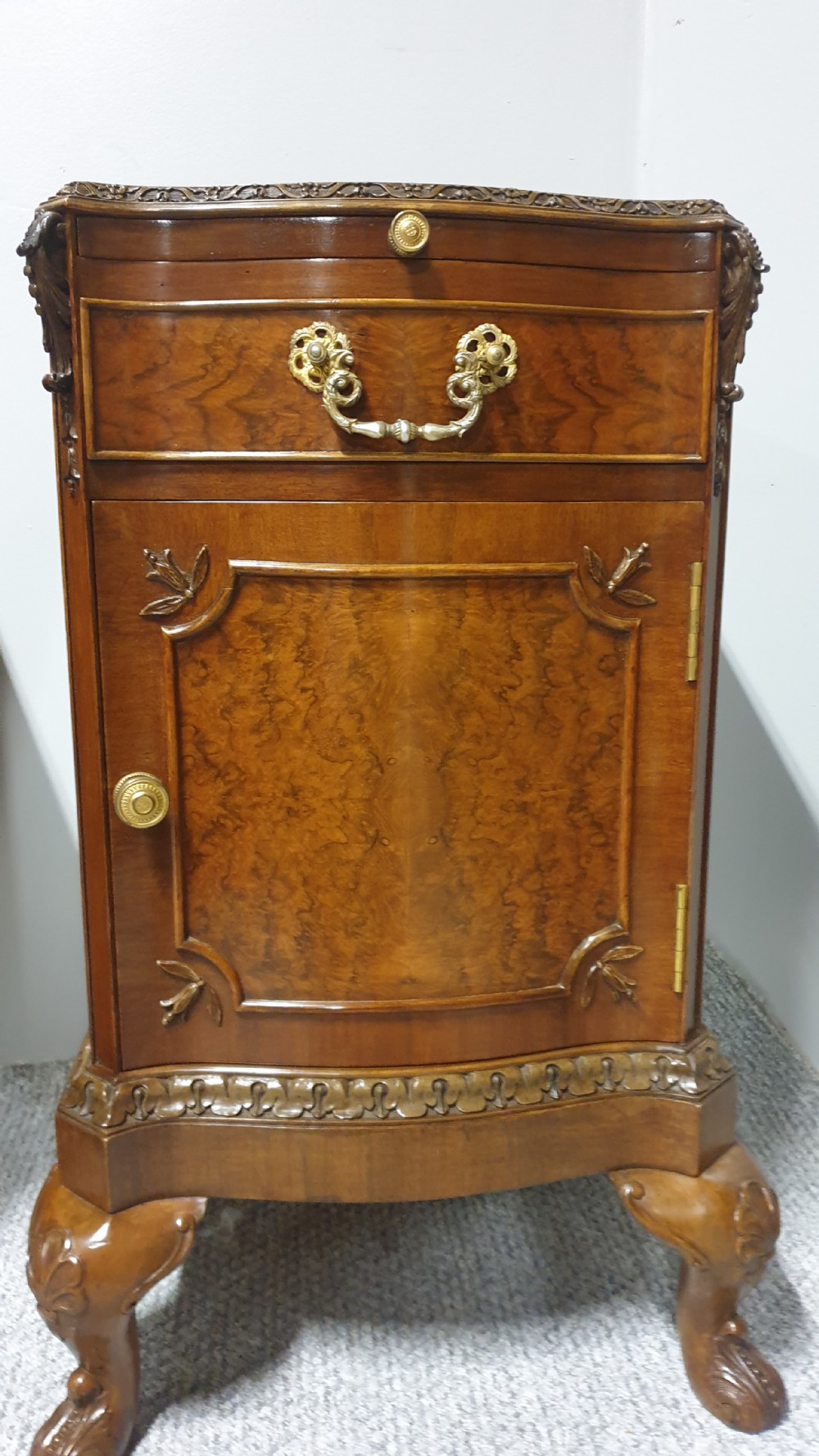 Top Quality Burr Walnut Bedside Lamp Cabinets View XVI