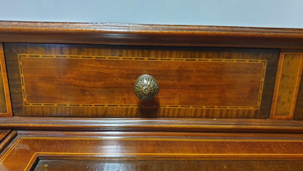 Superb Mahogany Cylinder Bureau View V
