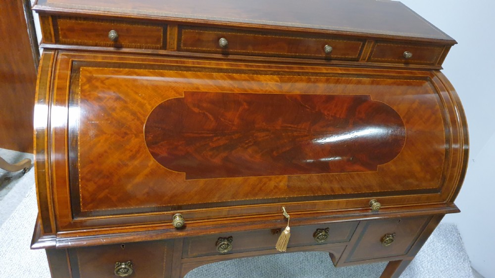 Superb Mahogany Cylinder Bureau View XIV