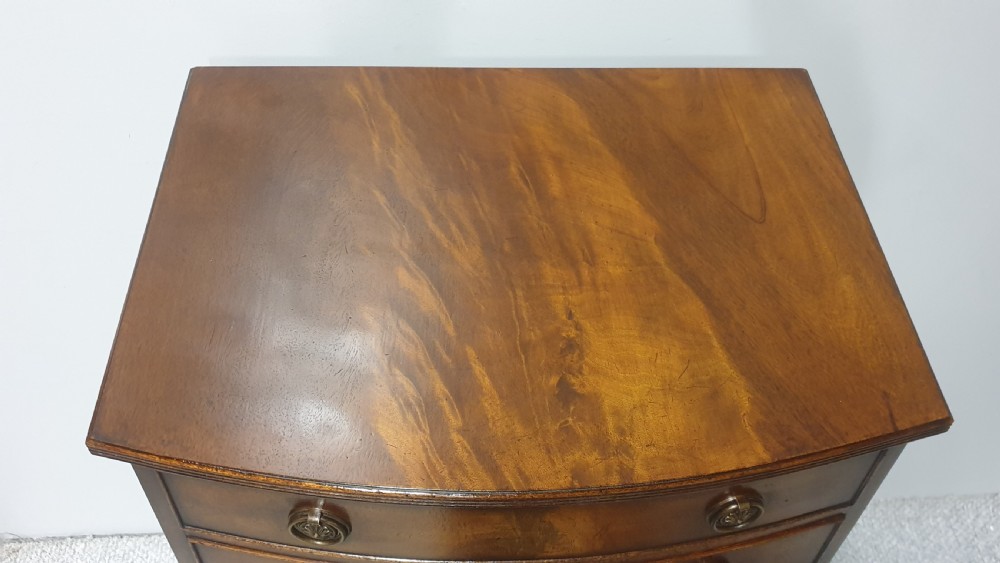 Good Mahogany Bowed Chest of Drawers View V