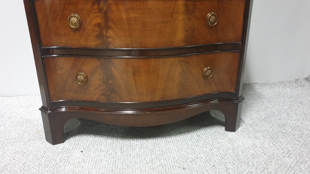 Serpentine Mahogany Chest of Drawers View IV