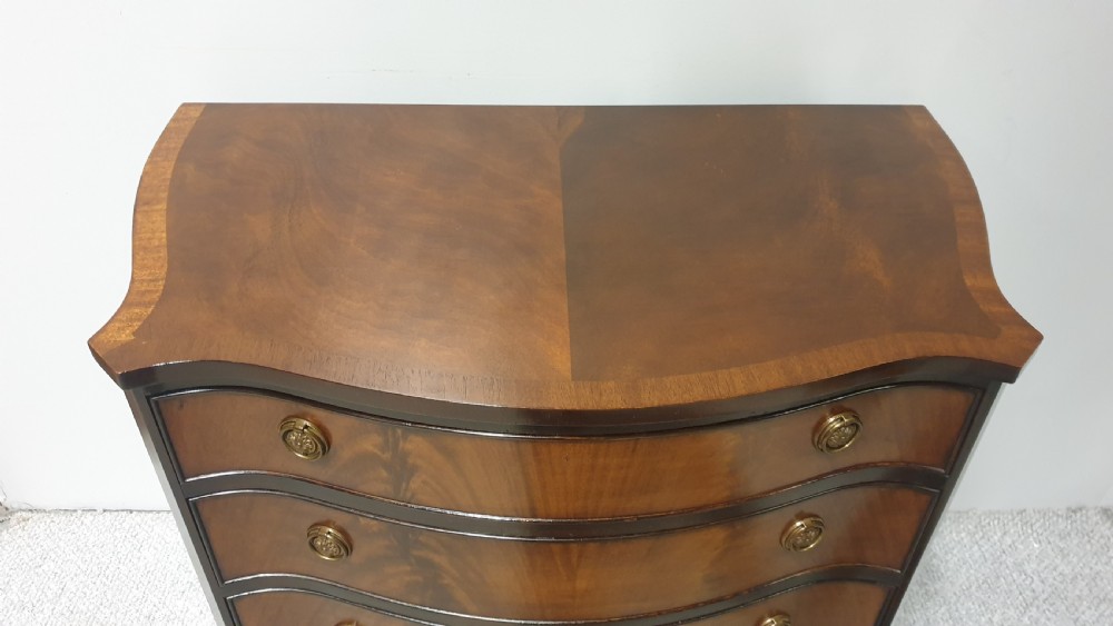 Serpentine Mahogany Chest of Drawers View V