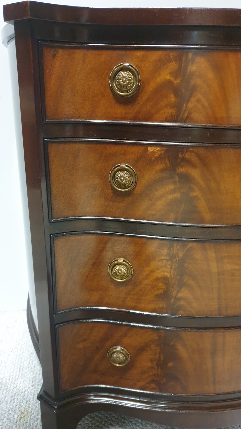 Serpentine Mahogany Chest of Drawers View VI