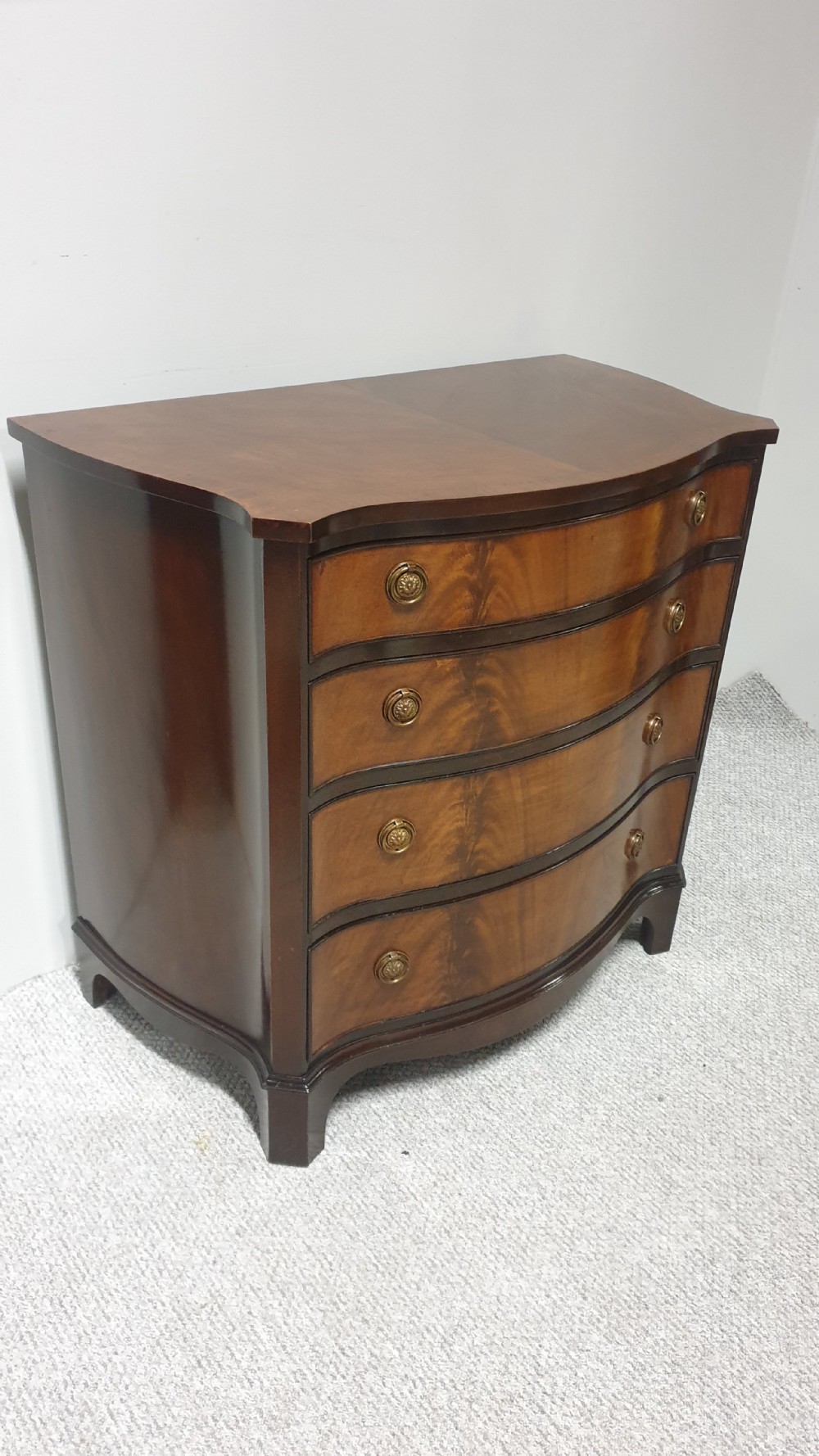Serpentine Mahogany Chest of Drawers View VII