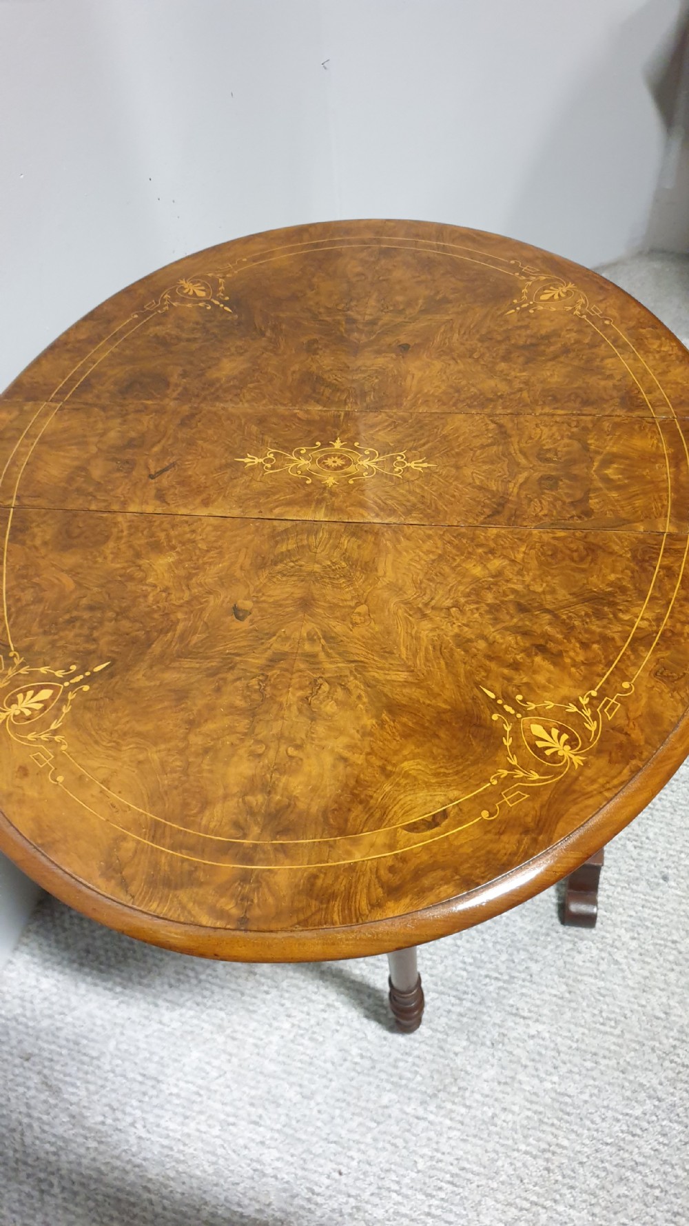 Pretty Victorian Baby Sutherland Table View X