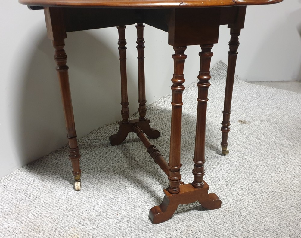 Pretty Victorian Baby Sutherland Table View XIV