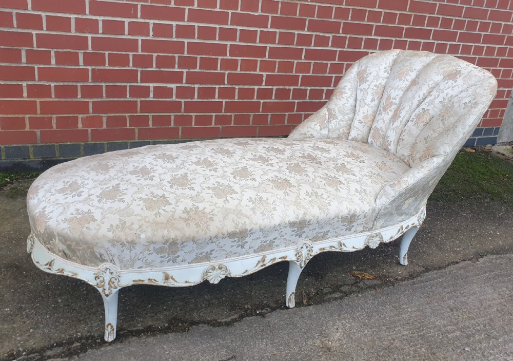 Superb Painted and Parcel Gilt Chaise Day Bed View III