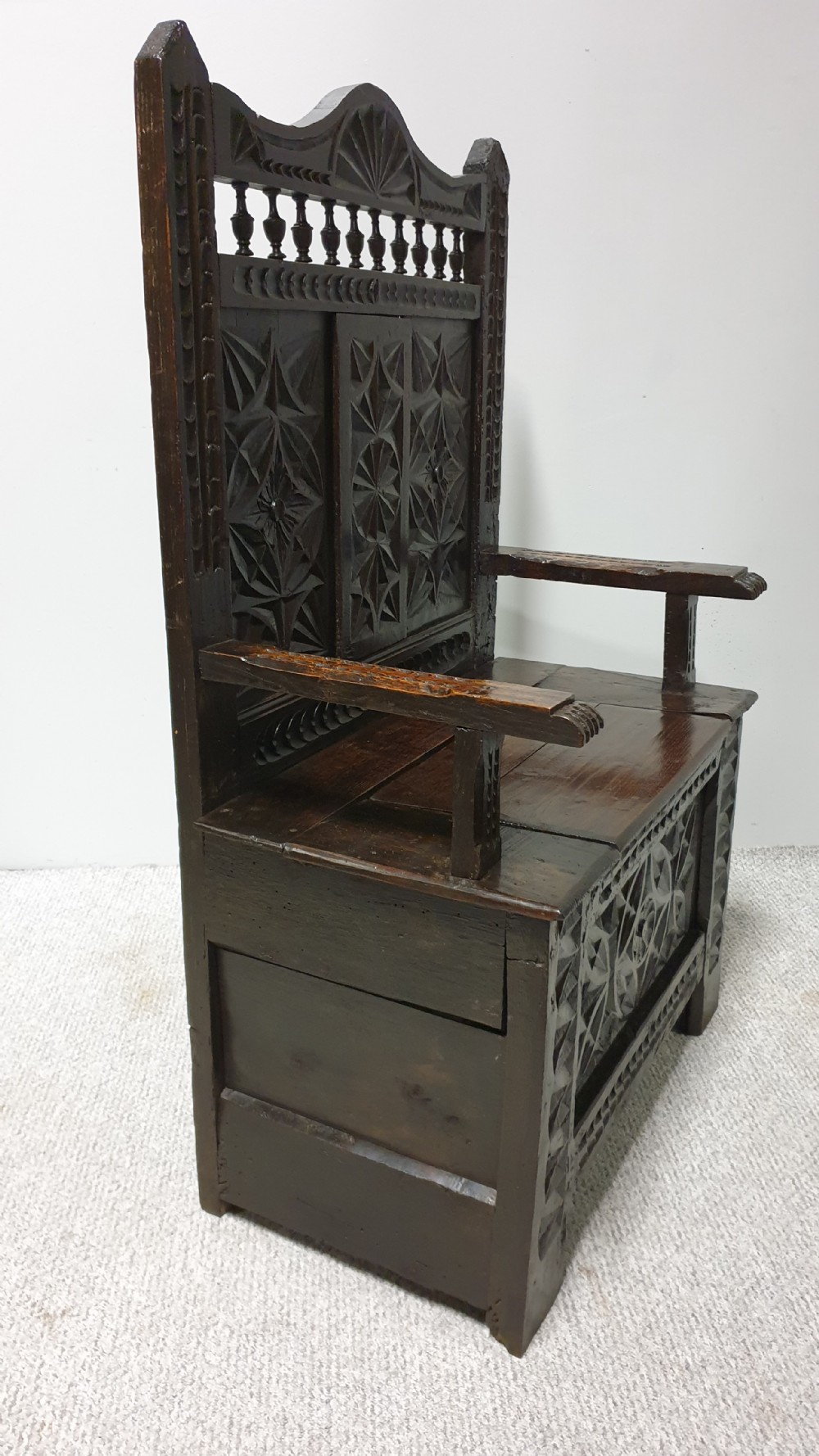 C16th Oak Monks Bench Settle of Small Proportions View VI