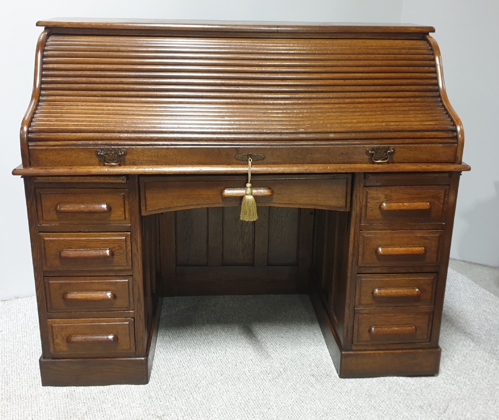Good English Oak Roll Top Desk View II