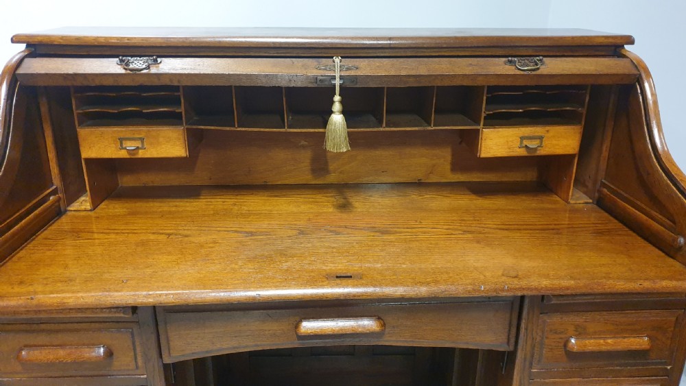 Good English Oak Roll Top Desk View V