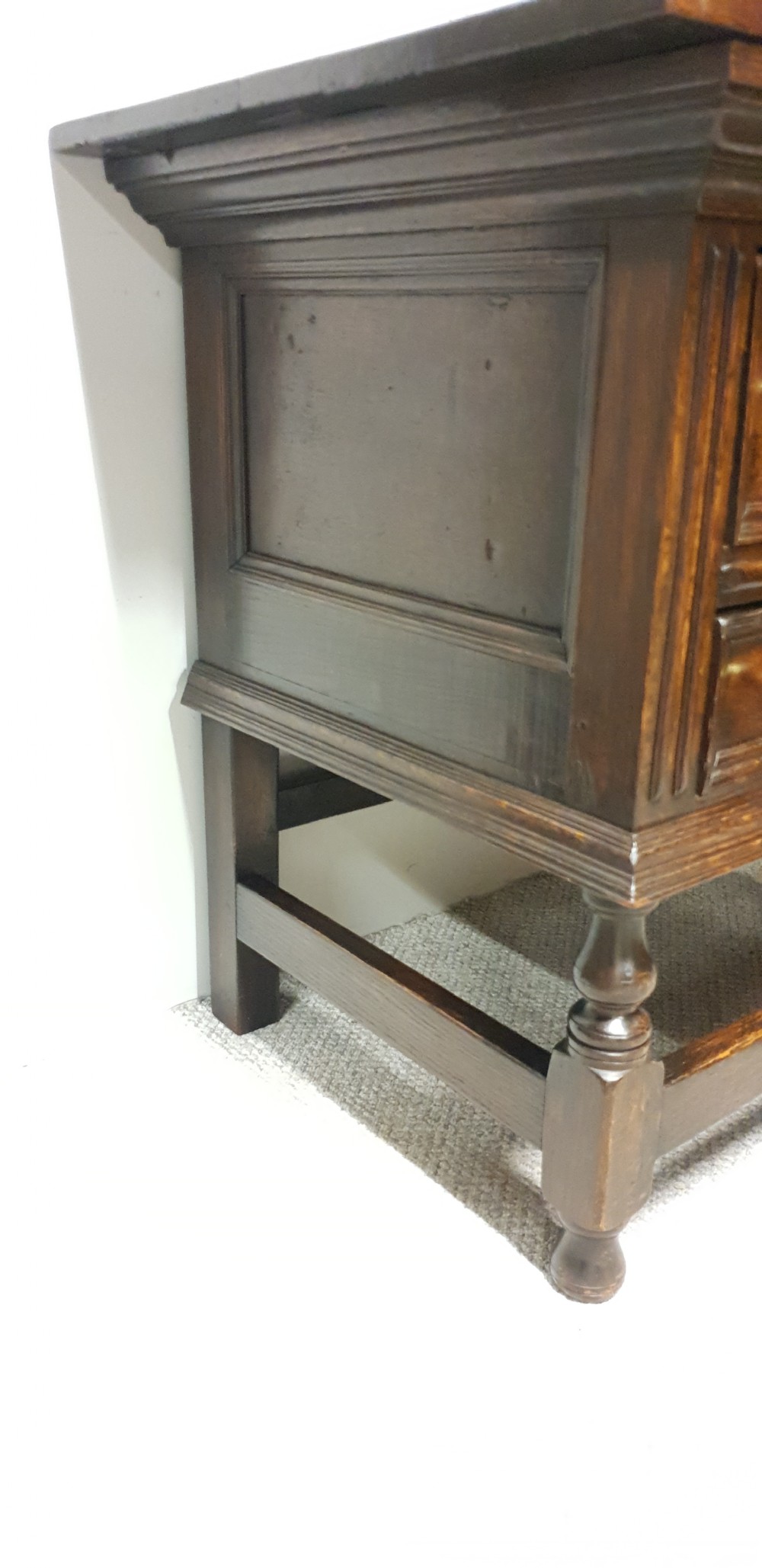Good Period Oak Chest of Drawers Server View V