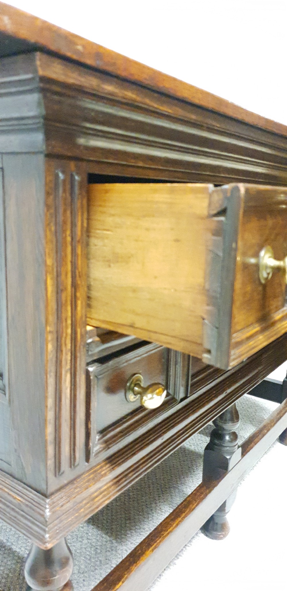 Good Period Oak Chest of Drawers Server View VI