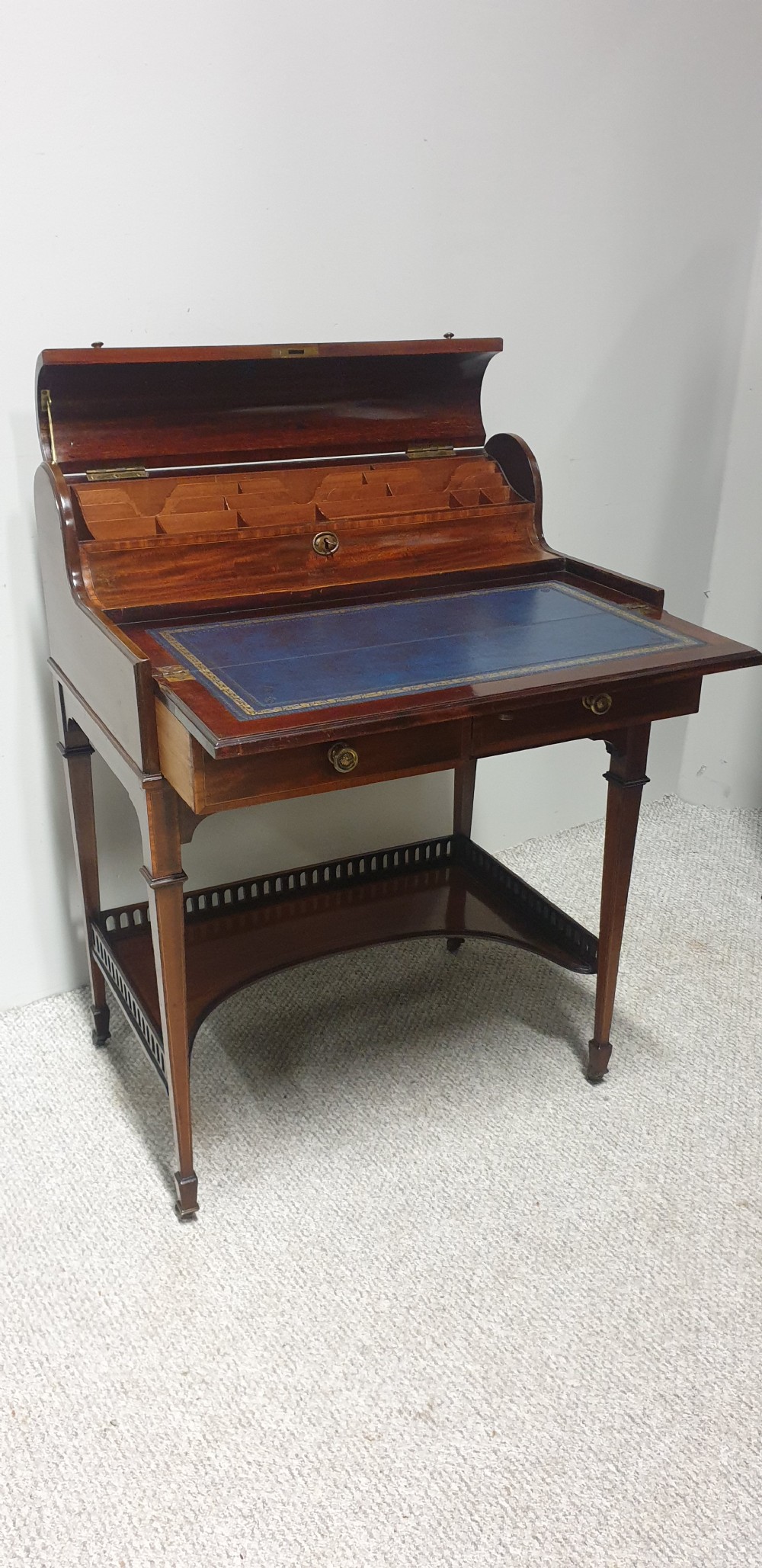 Pretty Mahogany Ladies Desk View VII