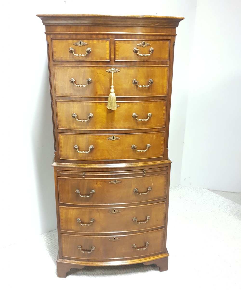 Very Good Mahogany Chest on Chest of Drawers View III