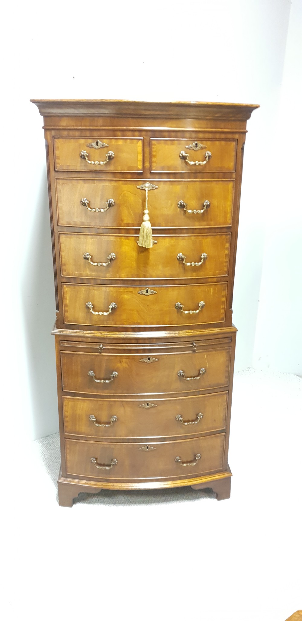Very Good Mahogany Chest on Chest of Drawers View IV