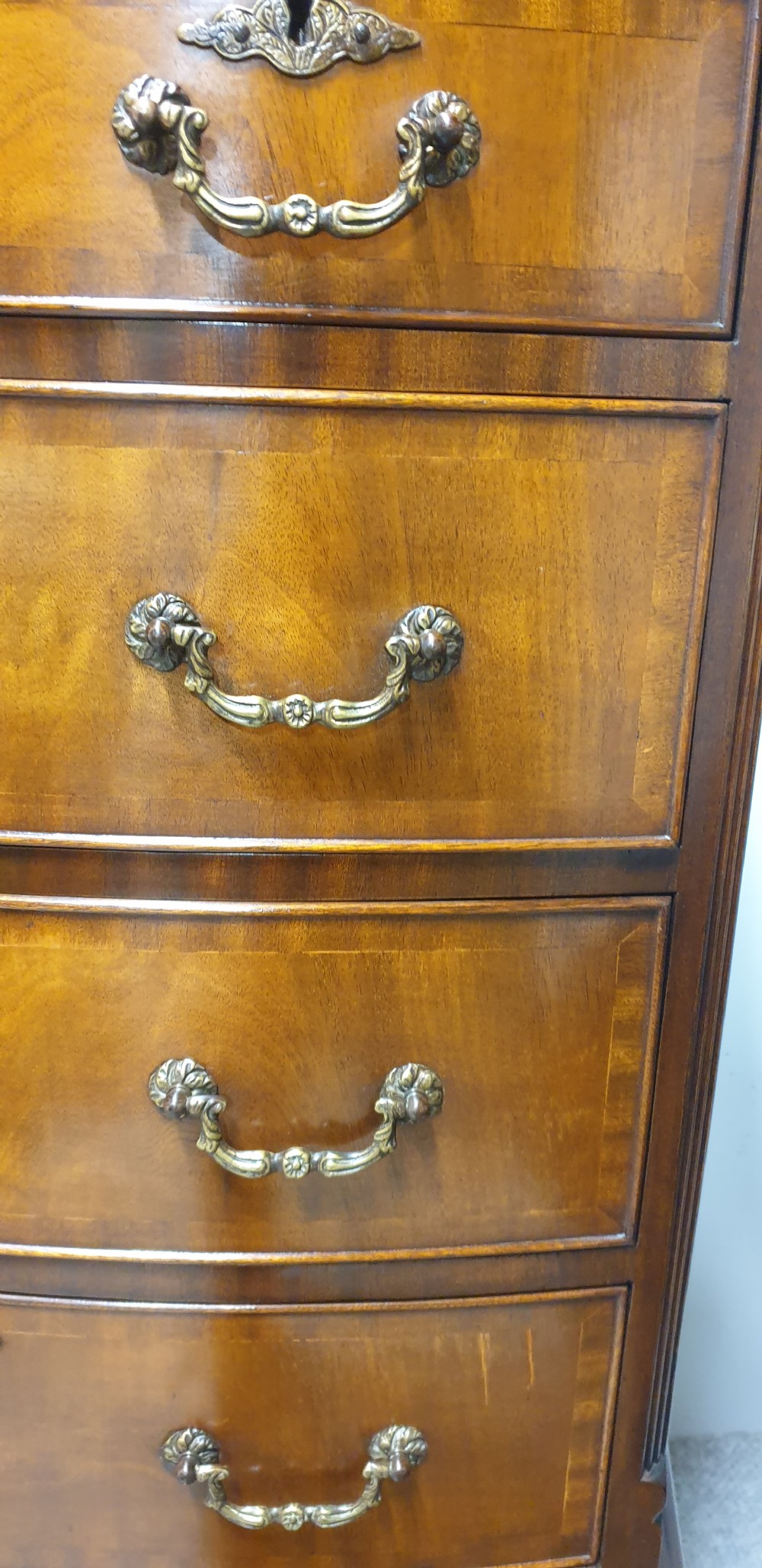 Very Good Mahogany Chest on Chest of Drawers View VI