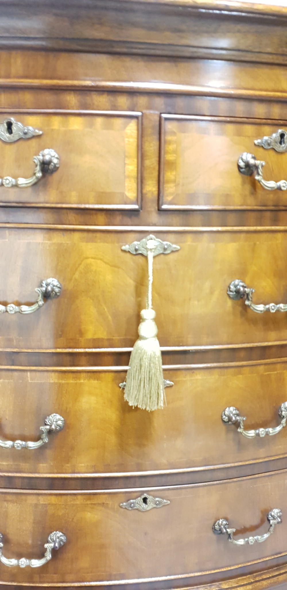 Very Good Mahogany Chest on Chest of Drawers View VIII