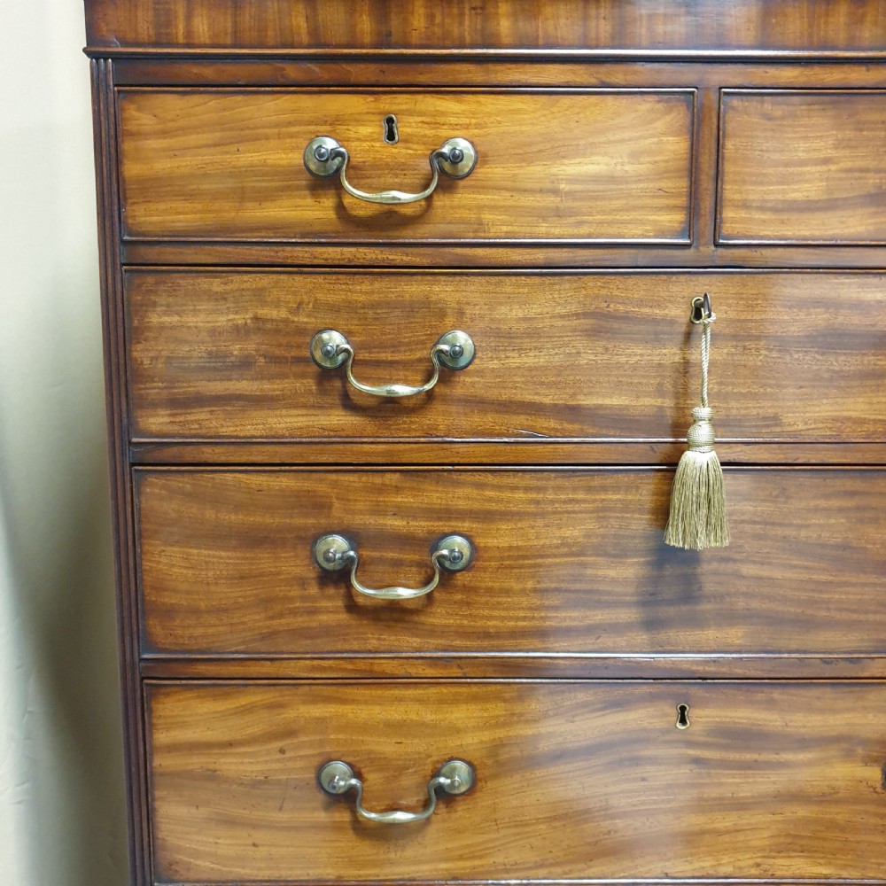 Very Nice Georgian Mahogany Chest on Chest of Drawers View III