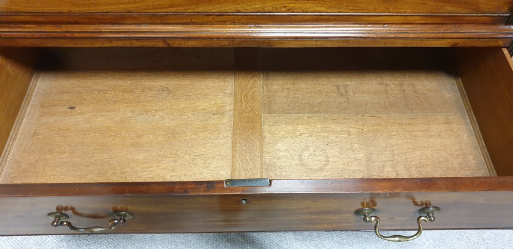 Very Nice Georgian Mahogany Chest on Chest of Drawers View VI