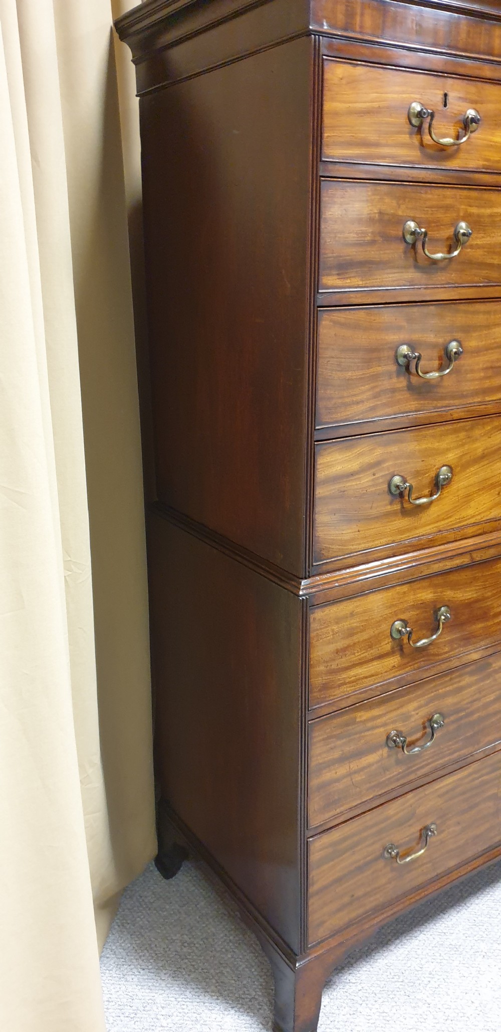 Very Nice Georgian Mahogany Chest on Chest of Drawers View VII