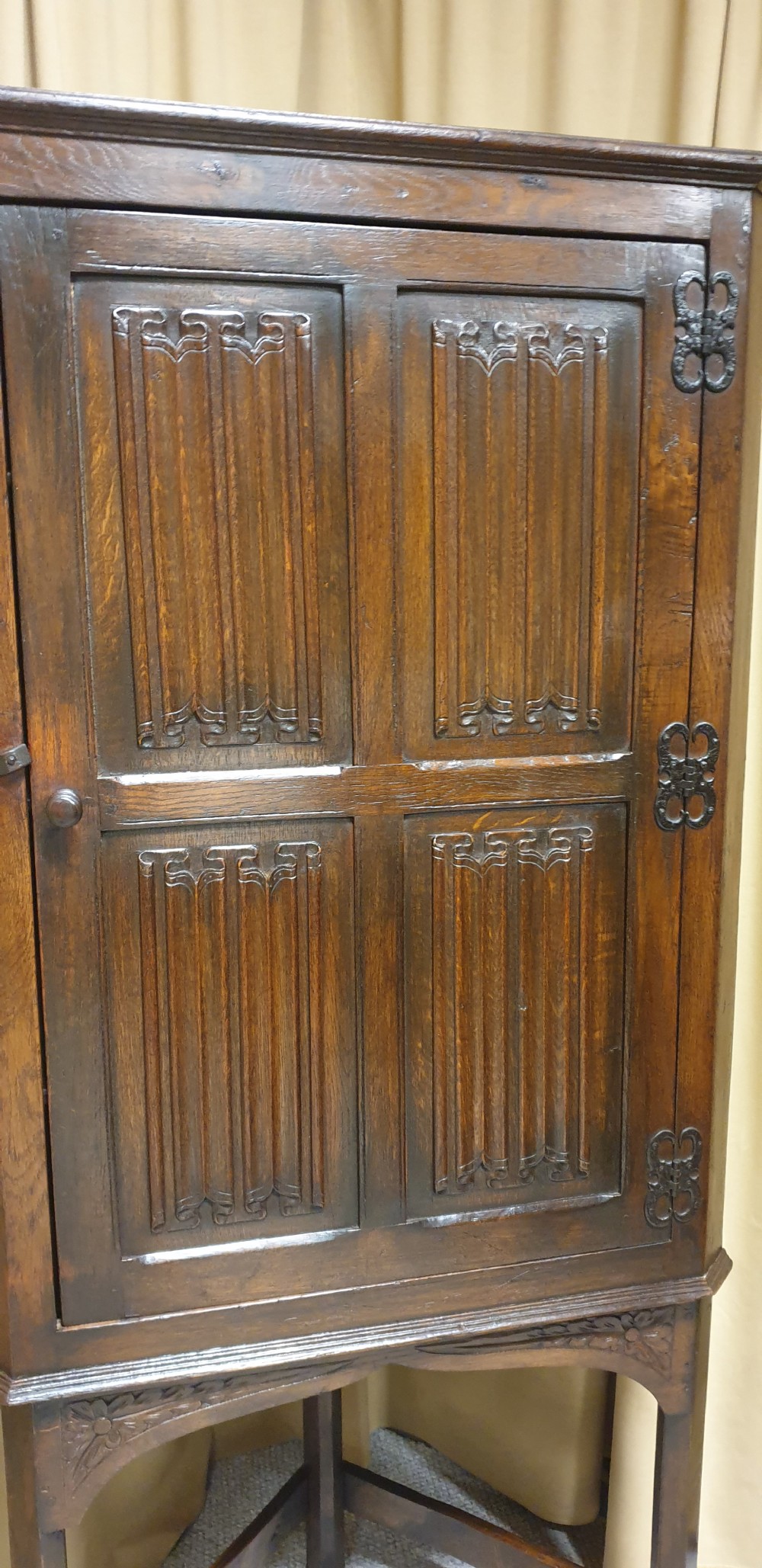 Good Oak Corner Cabinet on Stand View VI