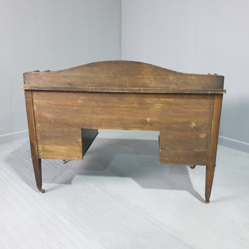 Very  Good Georgian Mahogany Desk View VI