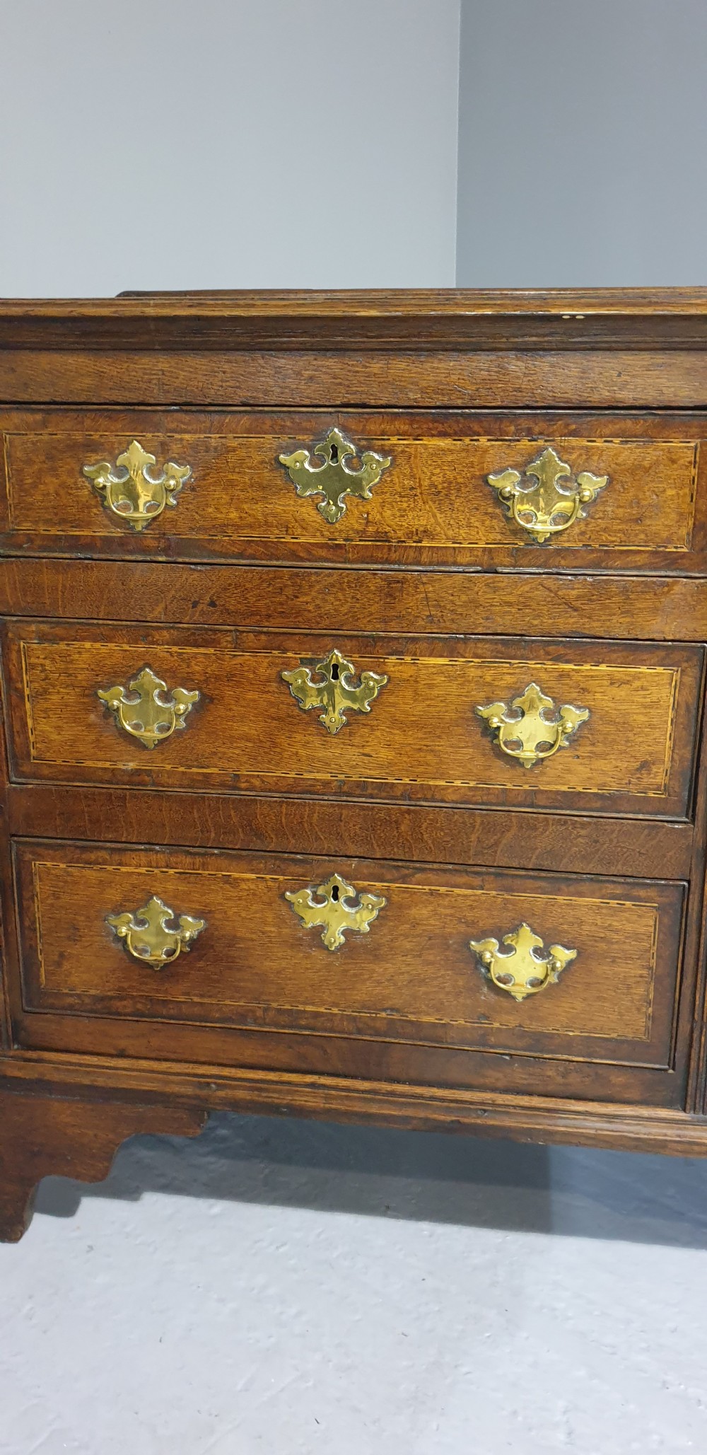 Superb C18TH Oak Dresser Base View II