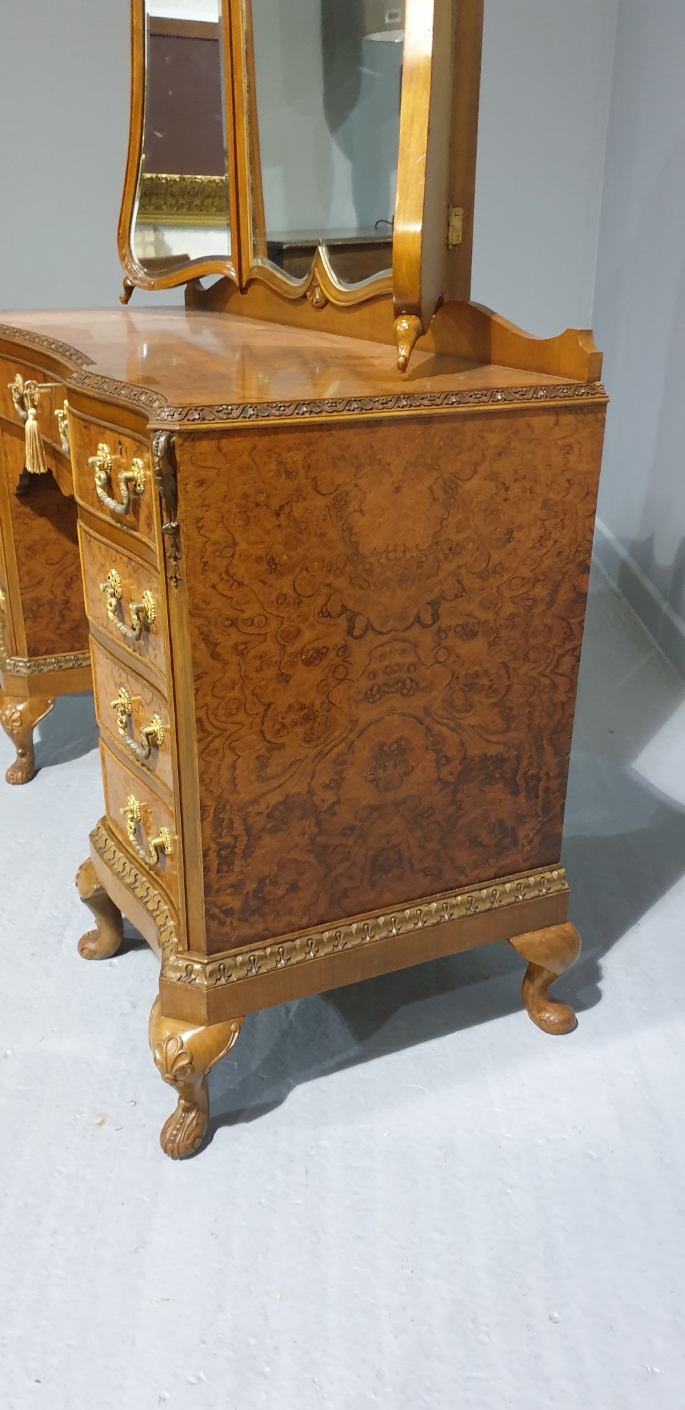 Beautiful Burr Walnut Dressing Table View IV