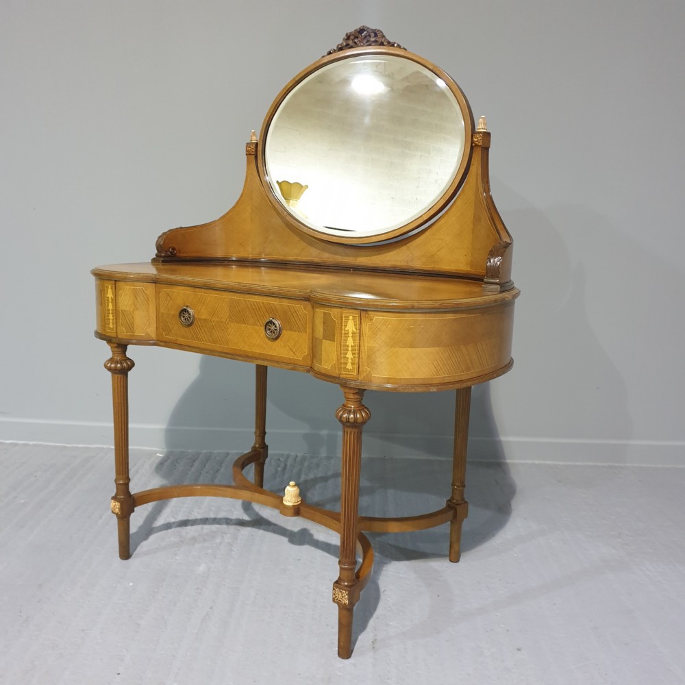 Edwardian Mahogany Inlaid Dressing Table