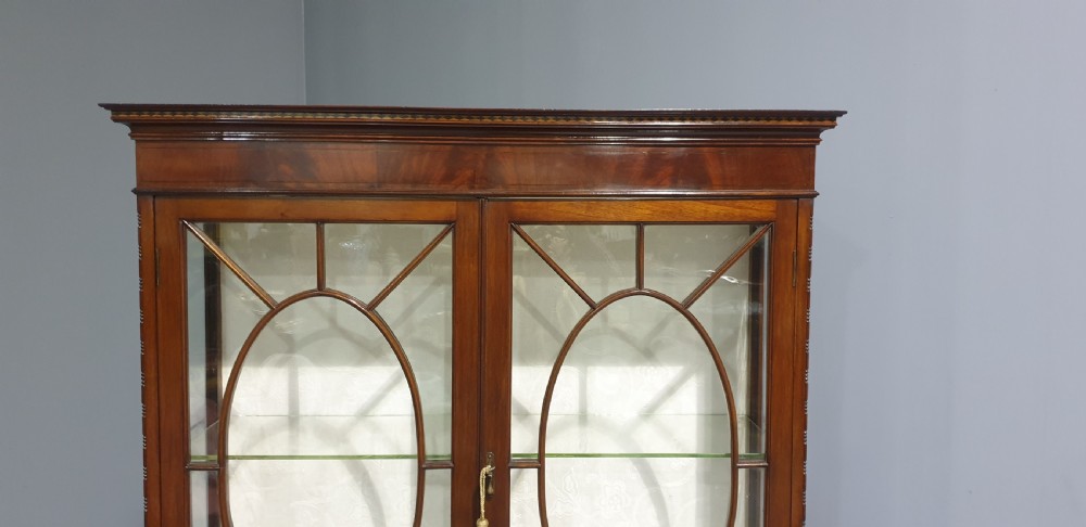 Excellent Quality Mahogany Display Cabinet View IV