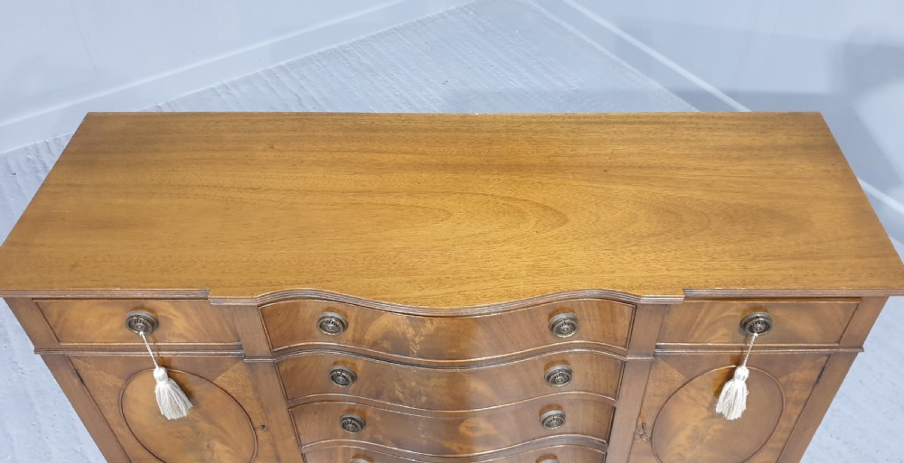 Very Nice Mahogany Sideboard of Small Proportions View IX