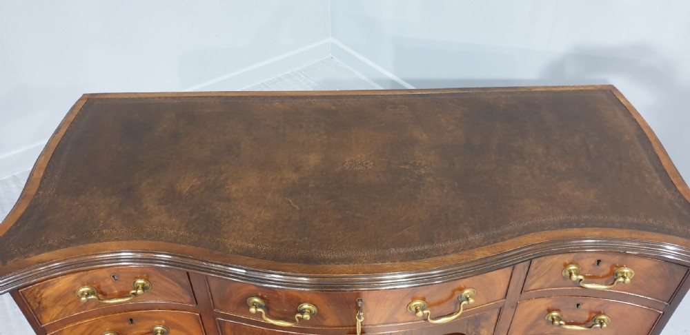 Outstanding Serpentine Mahogany Desk View X