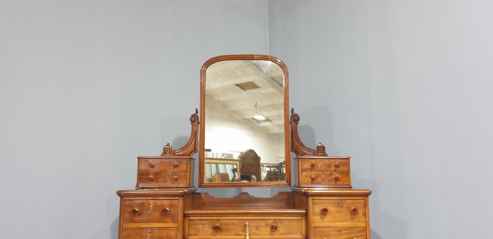 Outstanding Mahogany Dressing Table View IV