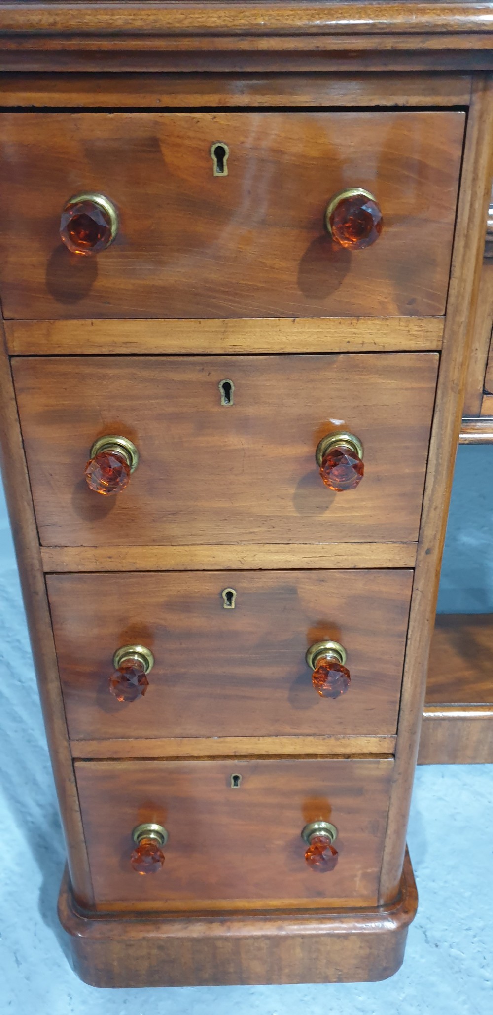 Outstanding Mahogany Dressing Table View V