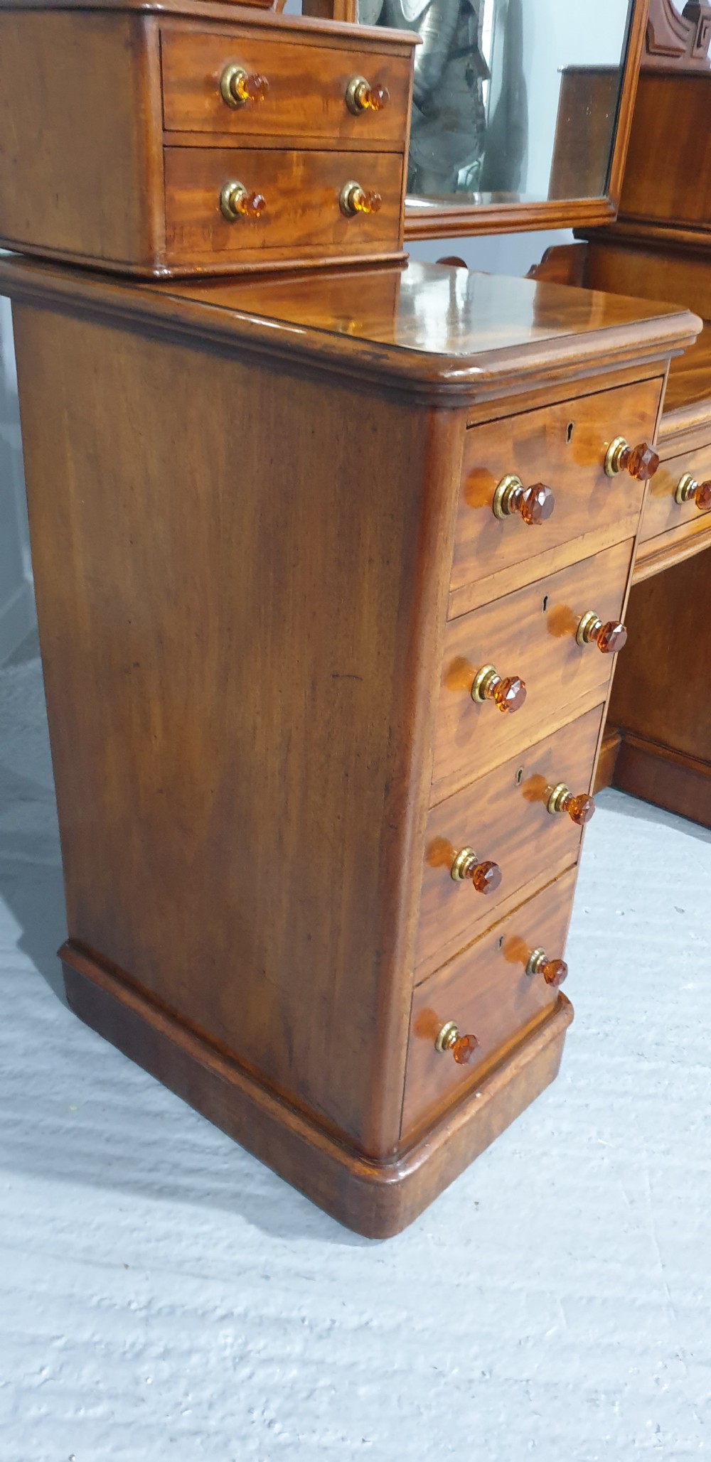 Outstanding Mahogany Dressing Table View VII