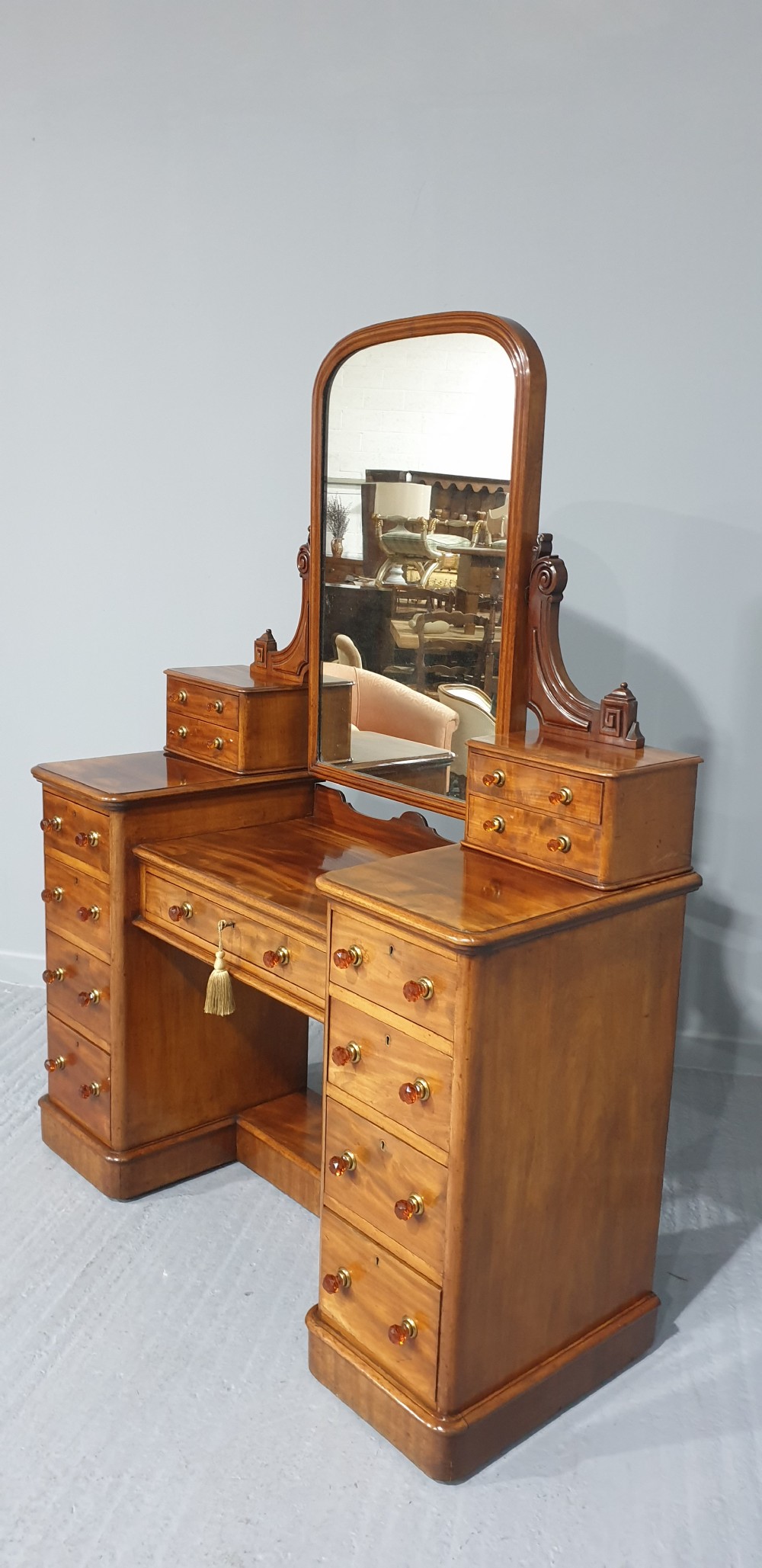 Outstanding Mahogany Dressing Table View IX