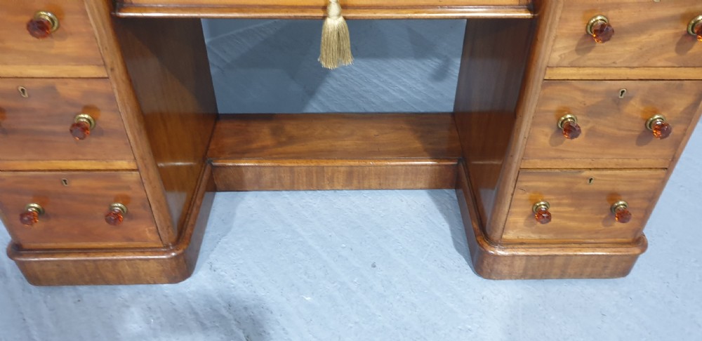 Outstanding Mahogany Dressing Table View XV