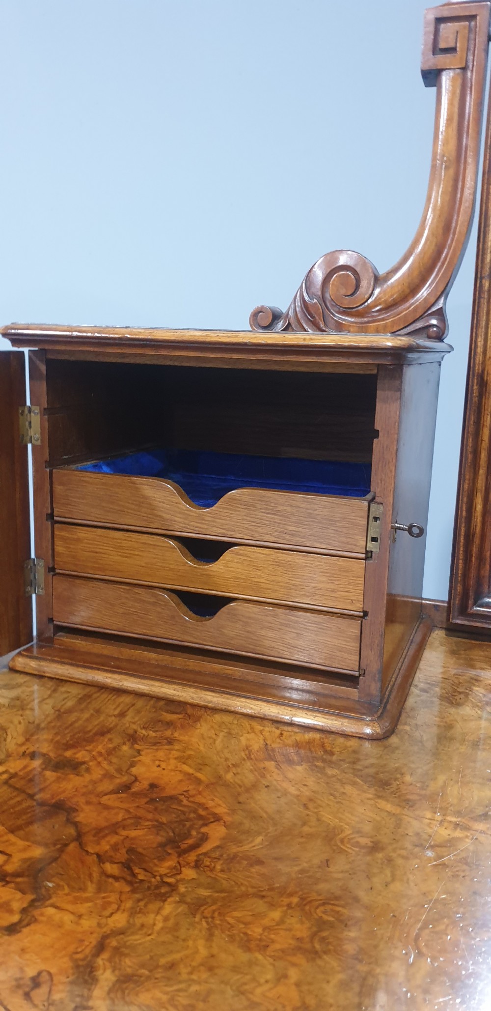 Outstanding Burr Walnut Dressing Table View VIII