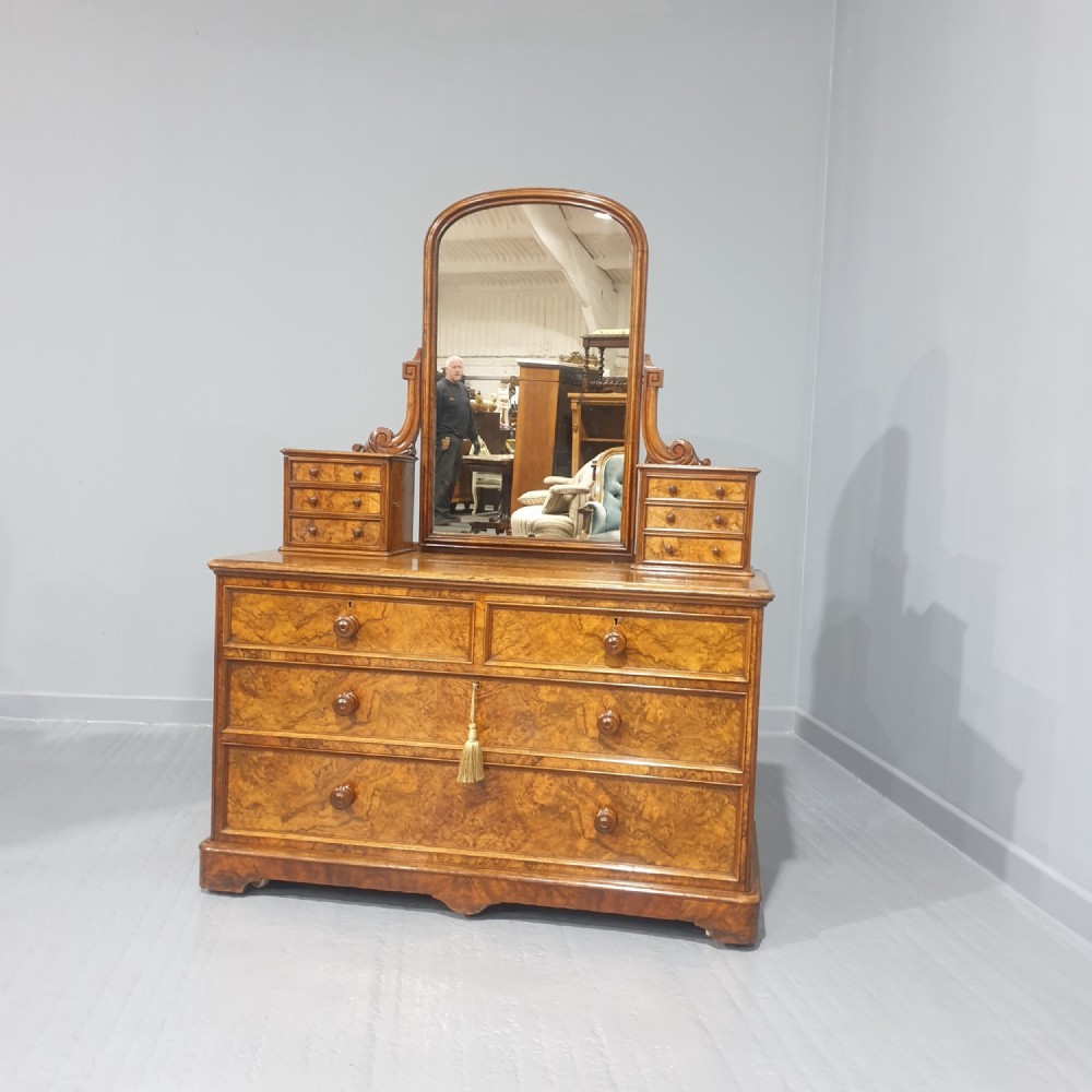 Outstanding Burr Walnut Dressing Table