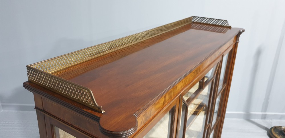 Top Quality Inlaid Mahogany Display Cabinet View VII