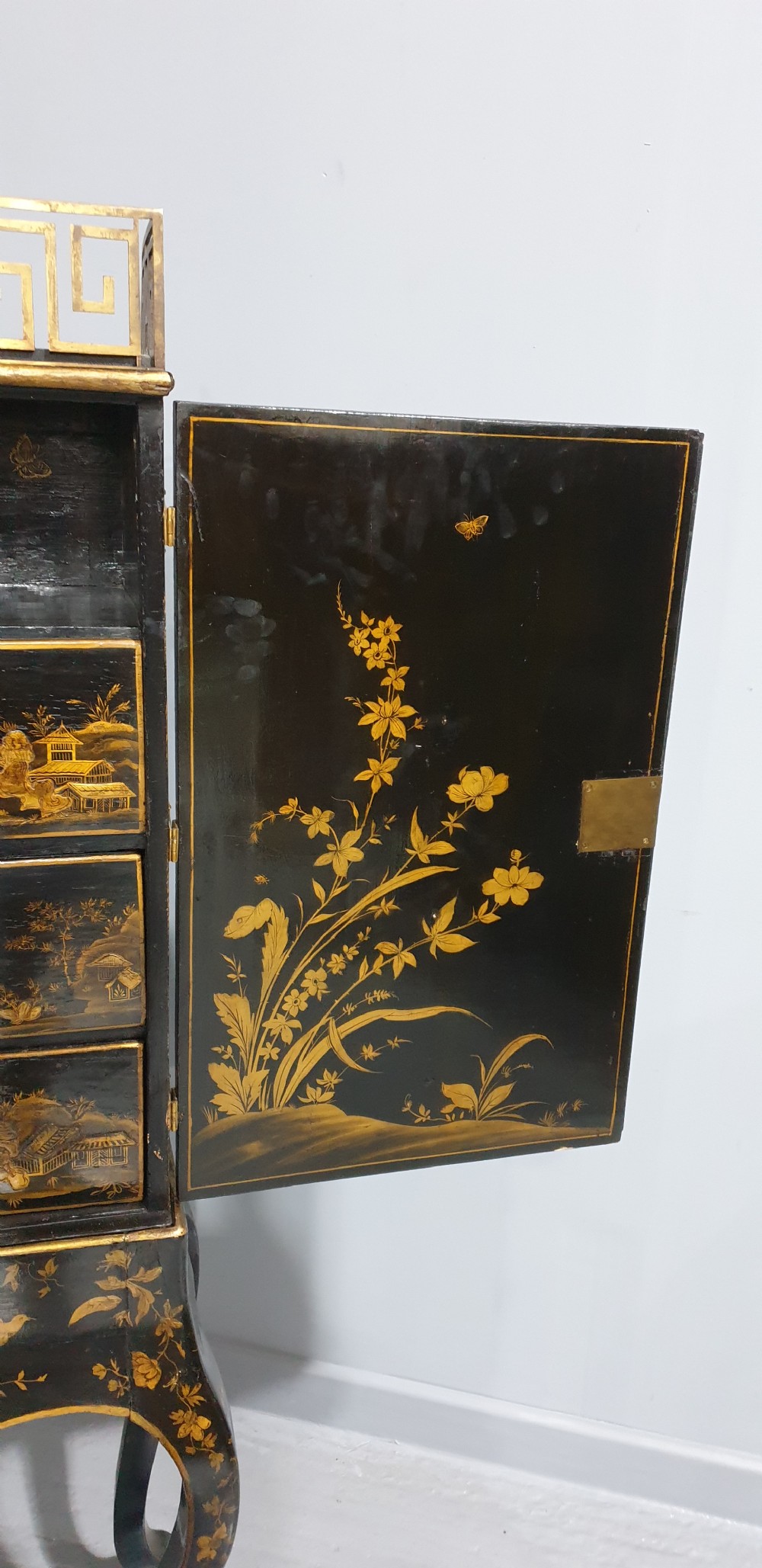C18th Chinoiserie Laquered Cabinet on Stand View V