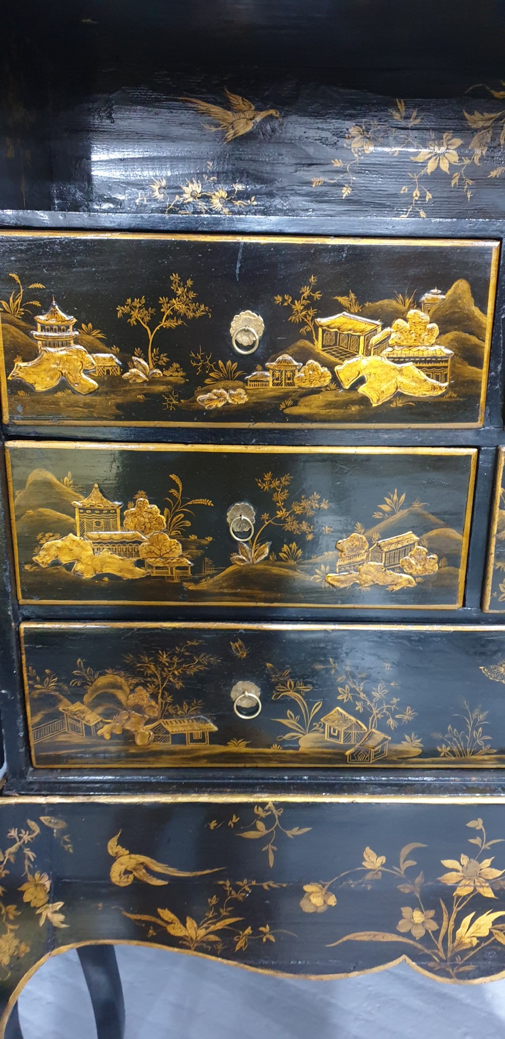 C18th Chinoiserie Laquered Cabinet on Stand View X