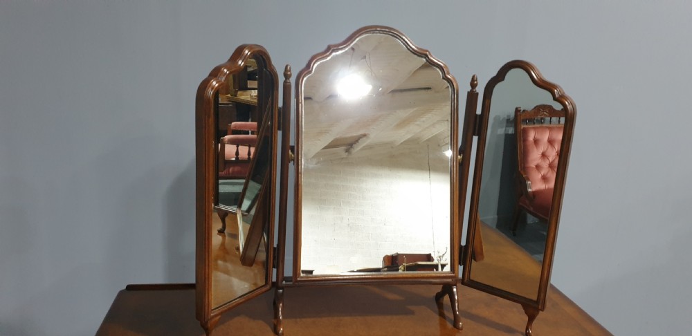 Superb Burr Walnut Dressing Table View VI