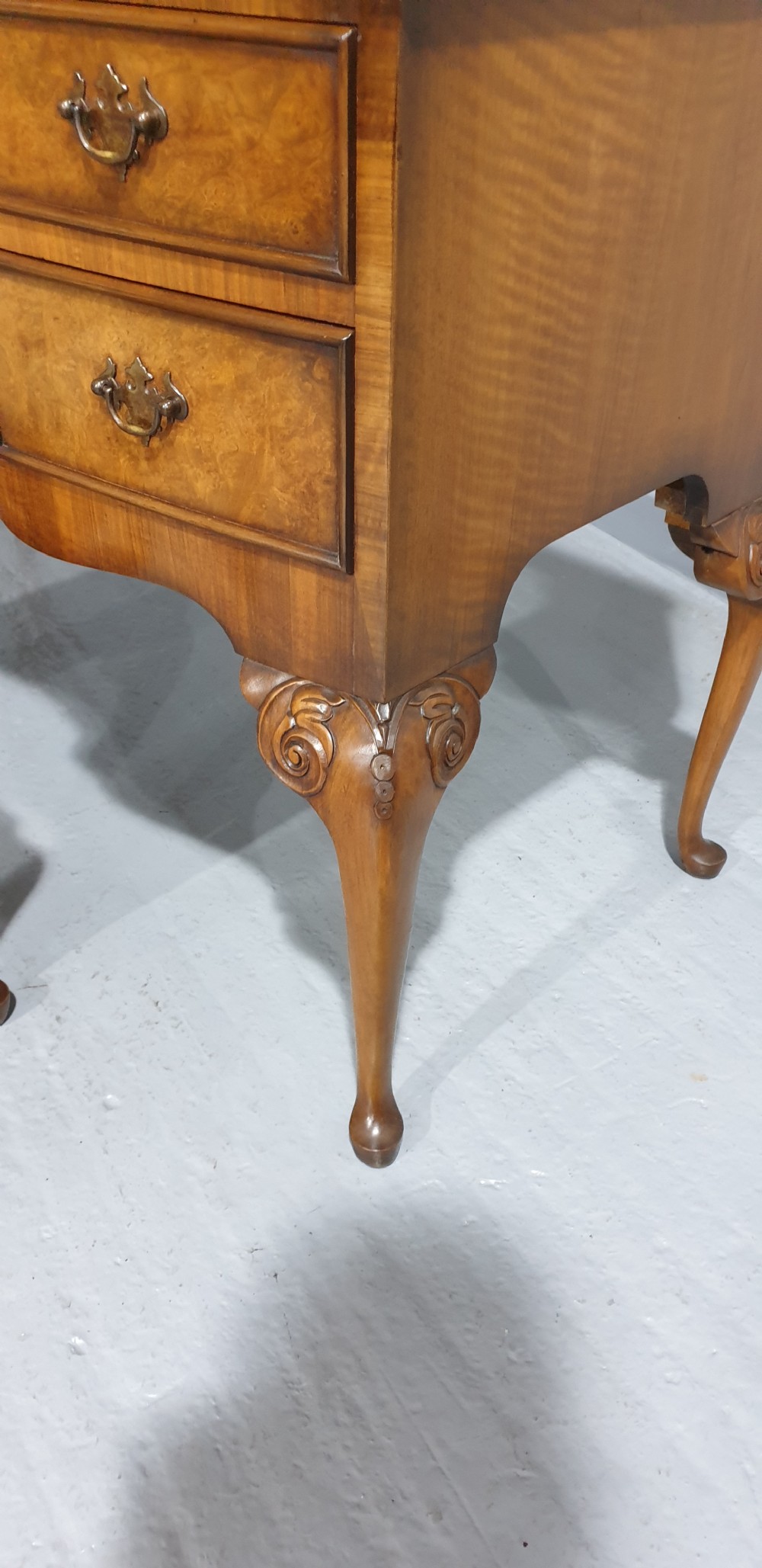 Superb Burr Walnut Dressing Table View XIII